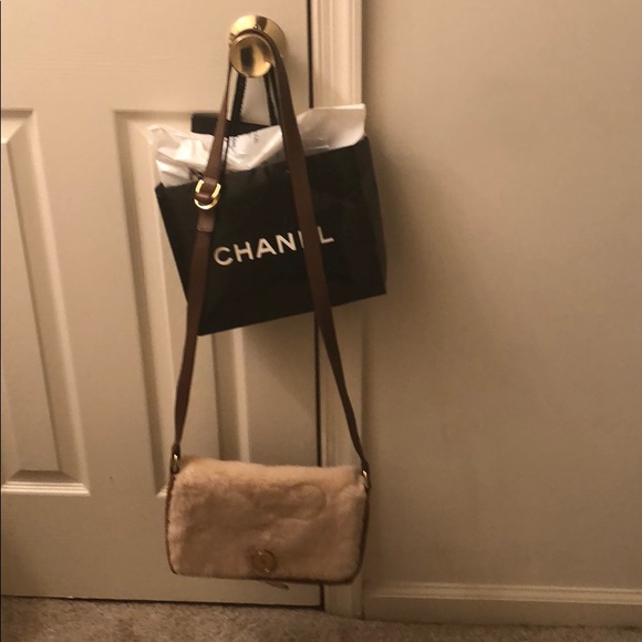 BAILEY Fur Messenger Crossbody Handbag - Picture 5 of 7